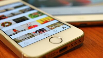 instagram-cell-phone-tablet-device-163184.jpeg